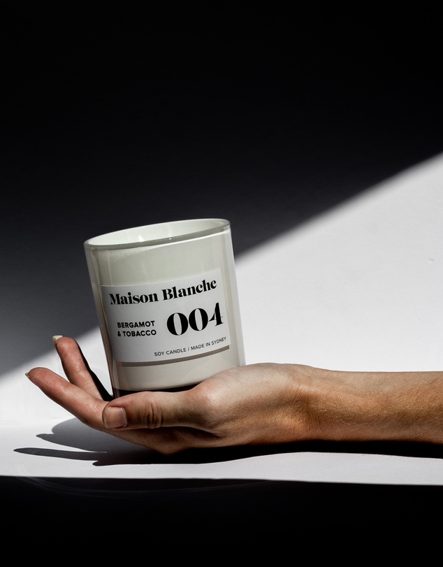 Maison Blanche - 004 Bergamot & Tobacco - Large Candle