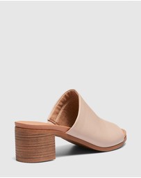Novo - Fussy Mules