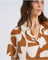 Vero Moda - Geo Printed Shirt