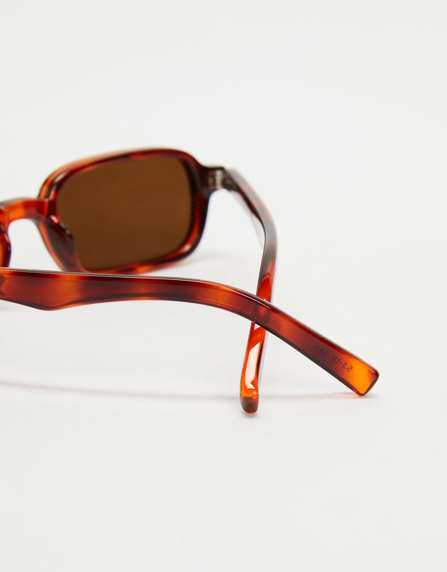 Le Specs - Pilferer