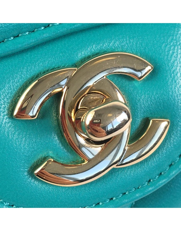 Pre-Loved by Azura Reborn - Pre-Loved chanel Chanel Chevron Quilted Crossbody