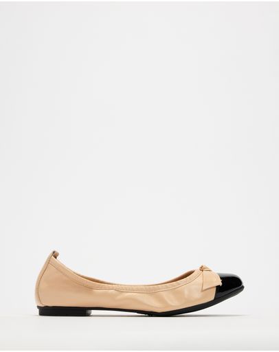 Black & Nude