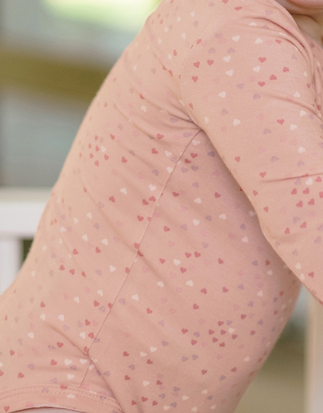 Kynd Baby - Comfy Bodysuit Long Sleeve in Pink Heart