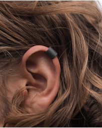 Kuzzoi - ICONIC EXCLUSIVE - Single Wide Ear Cuff in Oxidised 925 Sterling Silver