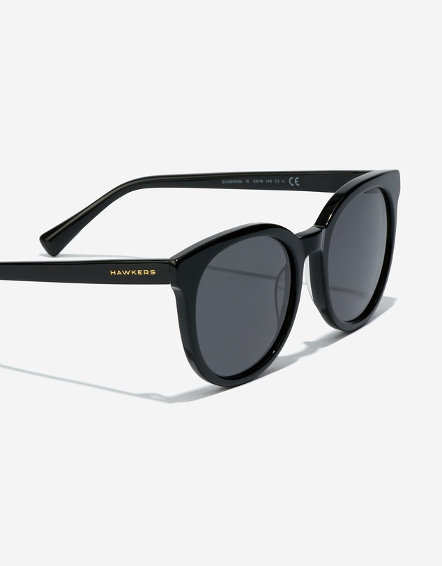 Hawkers Co - HAWKERS - Black Dark RESORT Sunglasses for Men and Women UV400