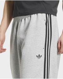 adidas Originals - SPACER TEAMGEIST 26 CUTLINE OPEN HEM PANTS Mens