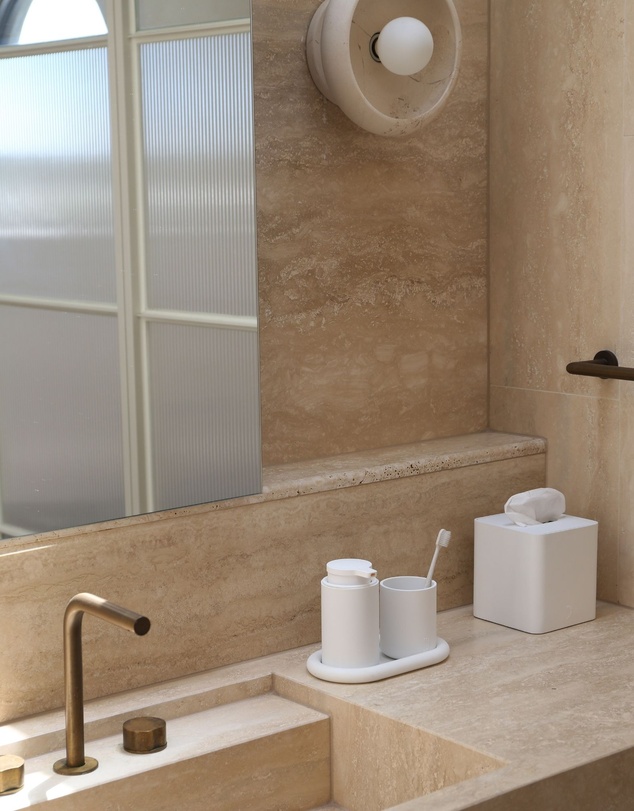DESIGNSTUFF - ARC Soap Dispenser
