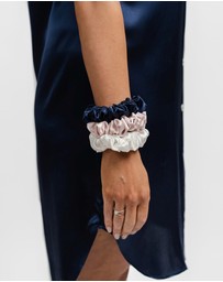 SILK MAGNOLIA - Pure Silk Scrunchie