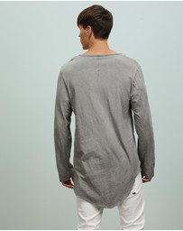 Surrounded By Ghosts - The Howlite Long Sleeve T-Shirt