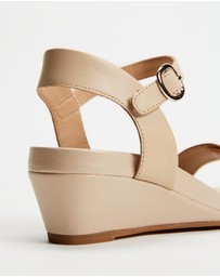 Mia Vita - Nelly Wedge Sandal - Tan