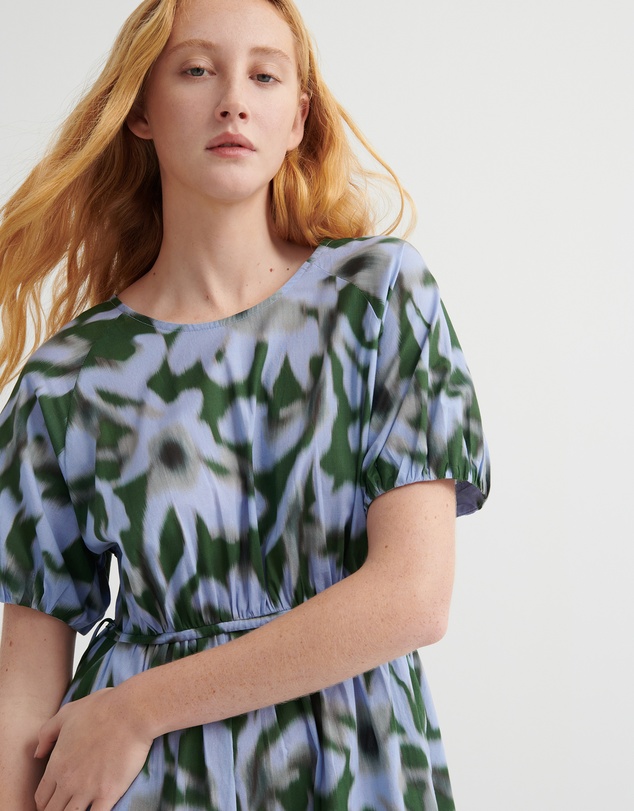 Kowtow - Illustrate Dress