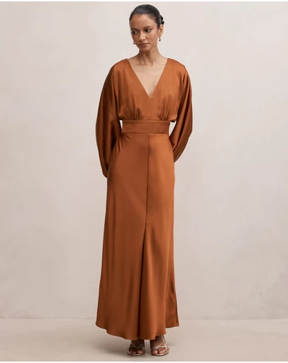 Forever New Petite - Vera Petite Draped Batwing Maxi Dress