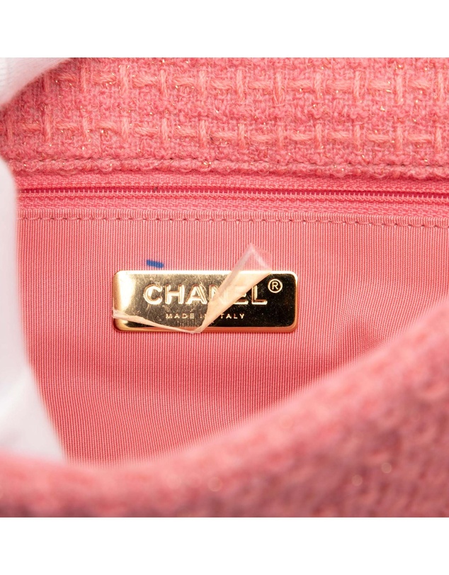 Chanel - Pre-Loved Maxi Tweed 19 Flap