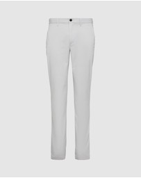 Tommy Hilfiger - 1985 Essential Bleecker Slim Fit Chinos