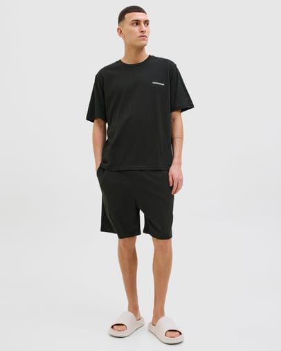 Black & Pack Black Short