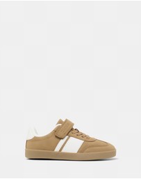 Kicks - Kennedy