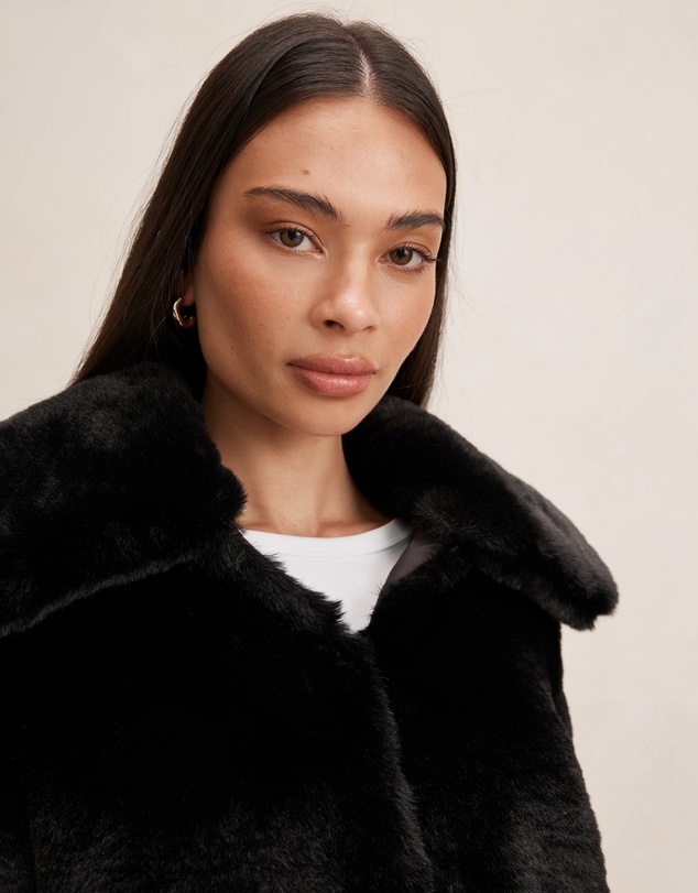 Forever New - Piper Short Faux Fur Jacket