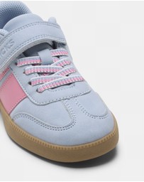 Kicks - Kennedy