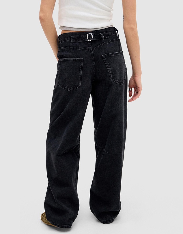 BDG By Urban Outfitters - Logan Jeans