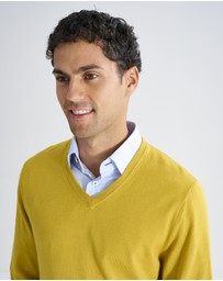 3 Wise Men - 3 Wise Men Fisher V Neck Merino Knit - Mustard