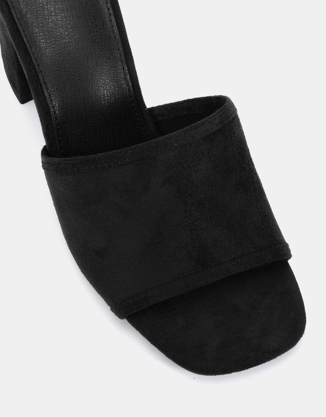 Novo - Nicole Mules