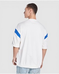 GUESS - Bluflax Graphic Active T-Shirt