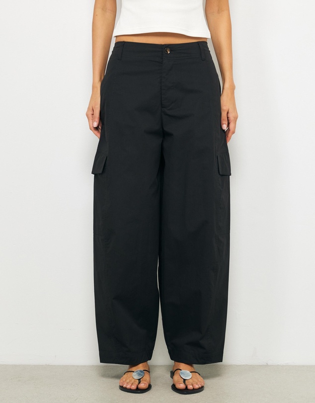 AERE - Organic Cotton Cargo Barrel Pants