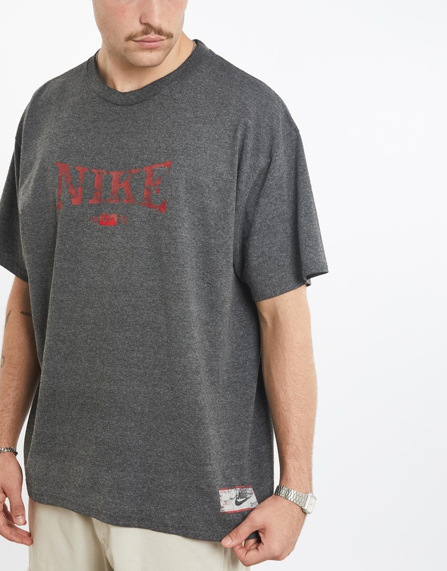 Vintage by The Real Deal - Pre Loved - Vintage Nike Tee