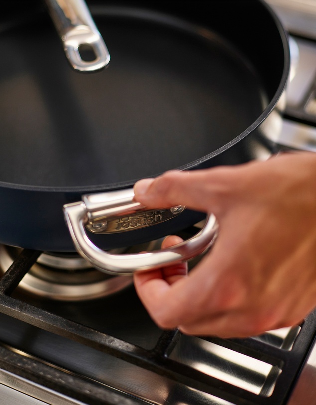 Joseph Joseph - Space Non-stick Frying Pan with Folding Handle - 28 cm