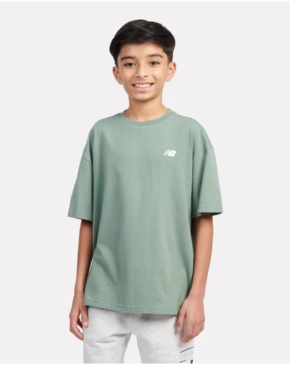 New Balance - Back Graphic Queue Tee