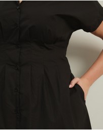 Atmos&Here Curvy - Marcy Pin Tuck Midi Dress