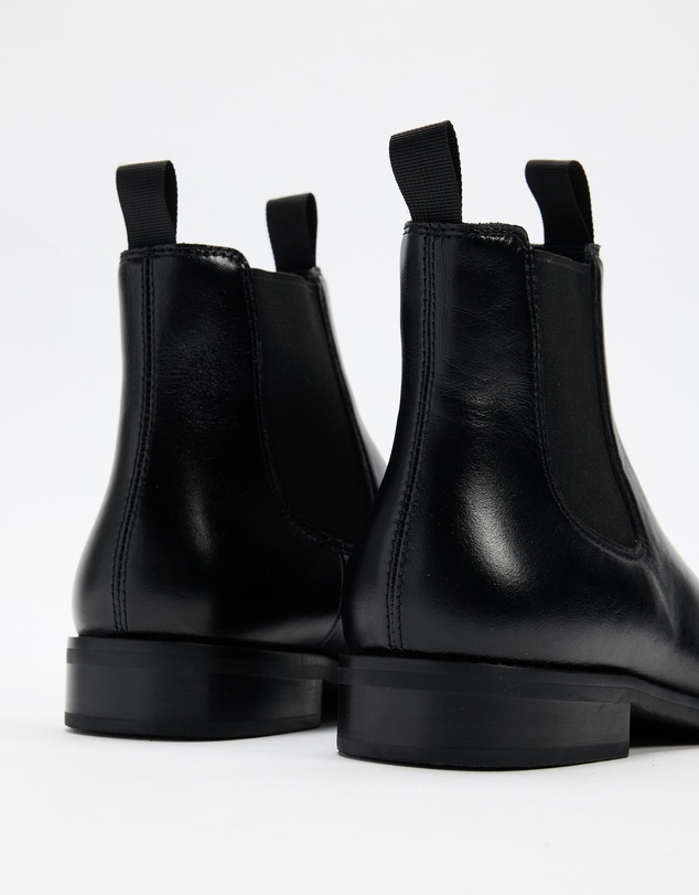 AERE - Leather Chelsea Boots - Men's