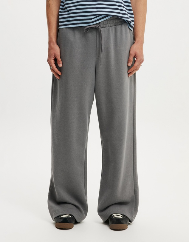 Cotton On - Super Baggy Track Pant