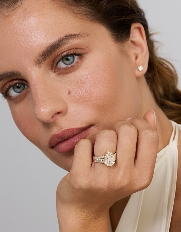 Michael Hill - 0.85 Carat TW Pear-Shaped Diamond Cluster Ring in 10kt Yellow Gold