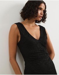 Atmos&Here - Nessi V-Neck Lace Midi Dress