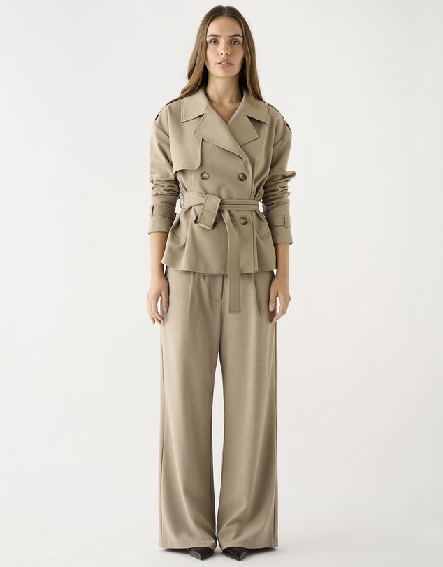 Esmaee - Avenue Cropped Trench