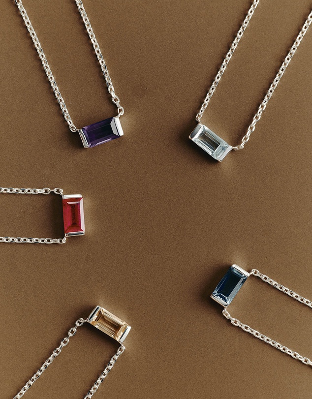 Kirstin Ash - Baguette Birthstone Necklace August Peridot