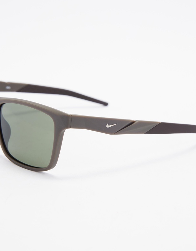 Nike - Sun Radeon 1 FV2402