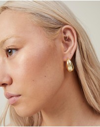 Rubi - Mid Charm Earring