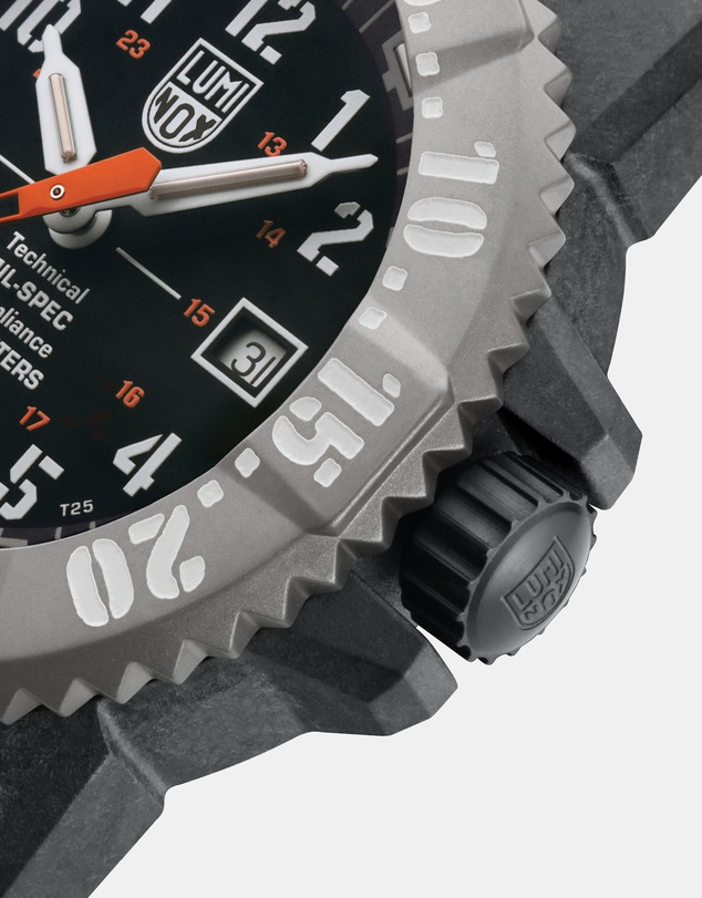 Luminox - Luminox Master Carbon MIL-SPEC 46mm Watch Set