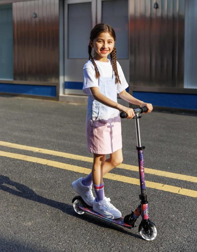 Micro Scooters - Micro Sprite Art Collection 2 Wheel Folding Scooter with LED wheels