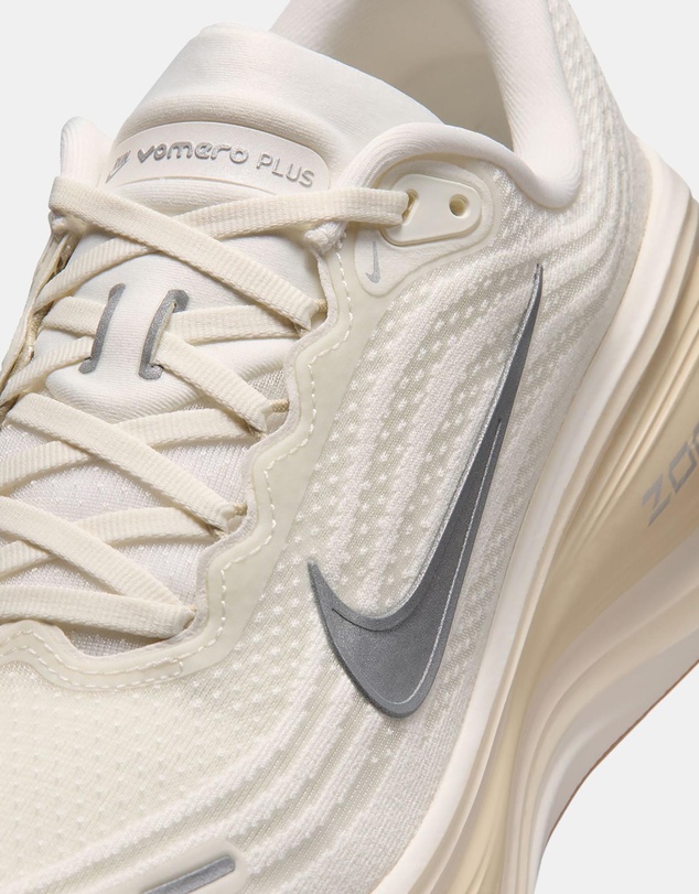 Nike - Nike Vomero Plus - Men's