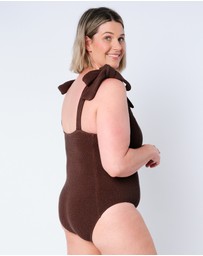 UNE PIECE - Crinkle Cut Square Neck One Piece Swimsuit