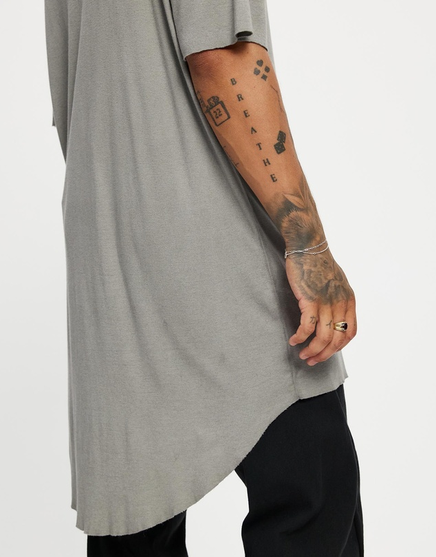 Surrounded By Ghosts - The Arsenic Relaxed Rib Knit Long Tail T-Shirt