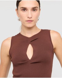 Staple the Label - ARDEN CUTOUT KNIT TOP CHOCOLATE