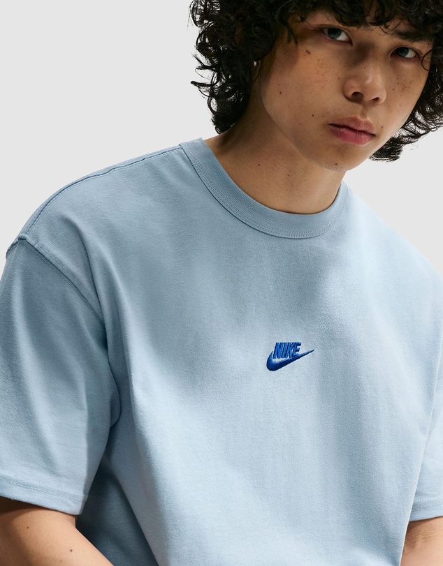Nike - Nike Sportswear Premium Essentials T-Shirt