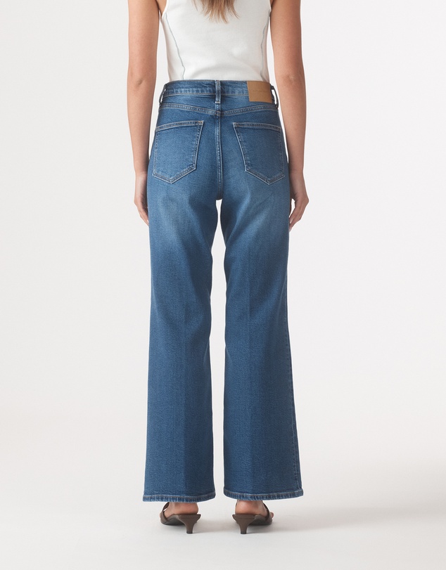 Outland Denim - 29in Cindy High Bootleg Jeans