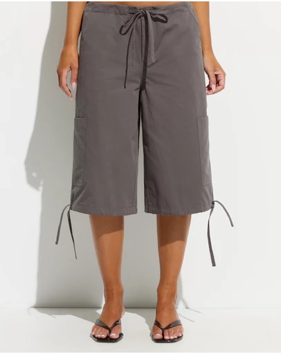 Dazie - Sofia Low Rise Cargo Shorts