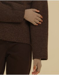 Morgan & Taylor - Jaylah Knitted Fingerless Gloves