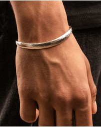 Dower & Hall - Men's Hammered Curved Bangle In Sterling Silver